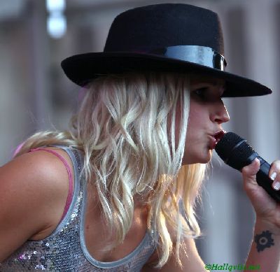 100827_14_show.jpg