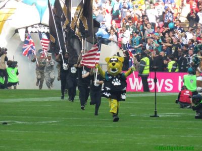 nfl_london_16_40.jpg